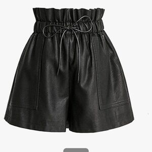 Leather shorts with pockets
